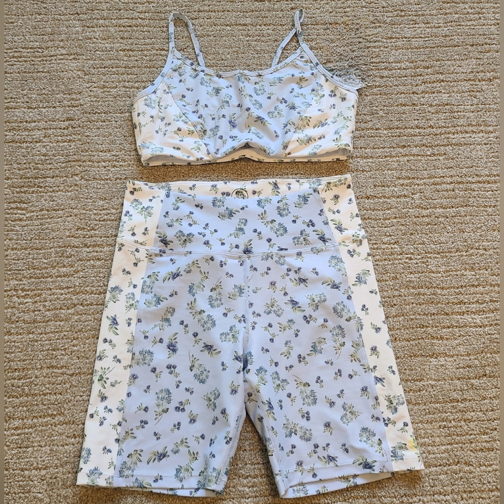 NWT Sage Collective White/ Winter Ditsy Floral Print Set Sz M